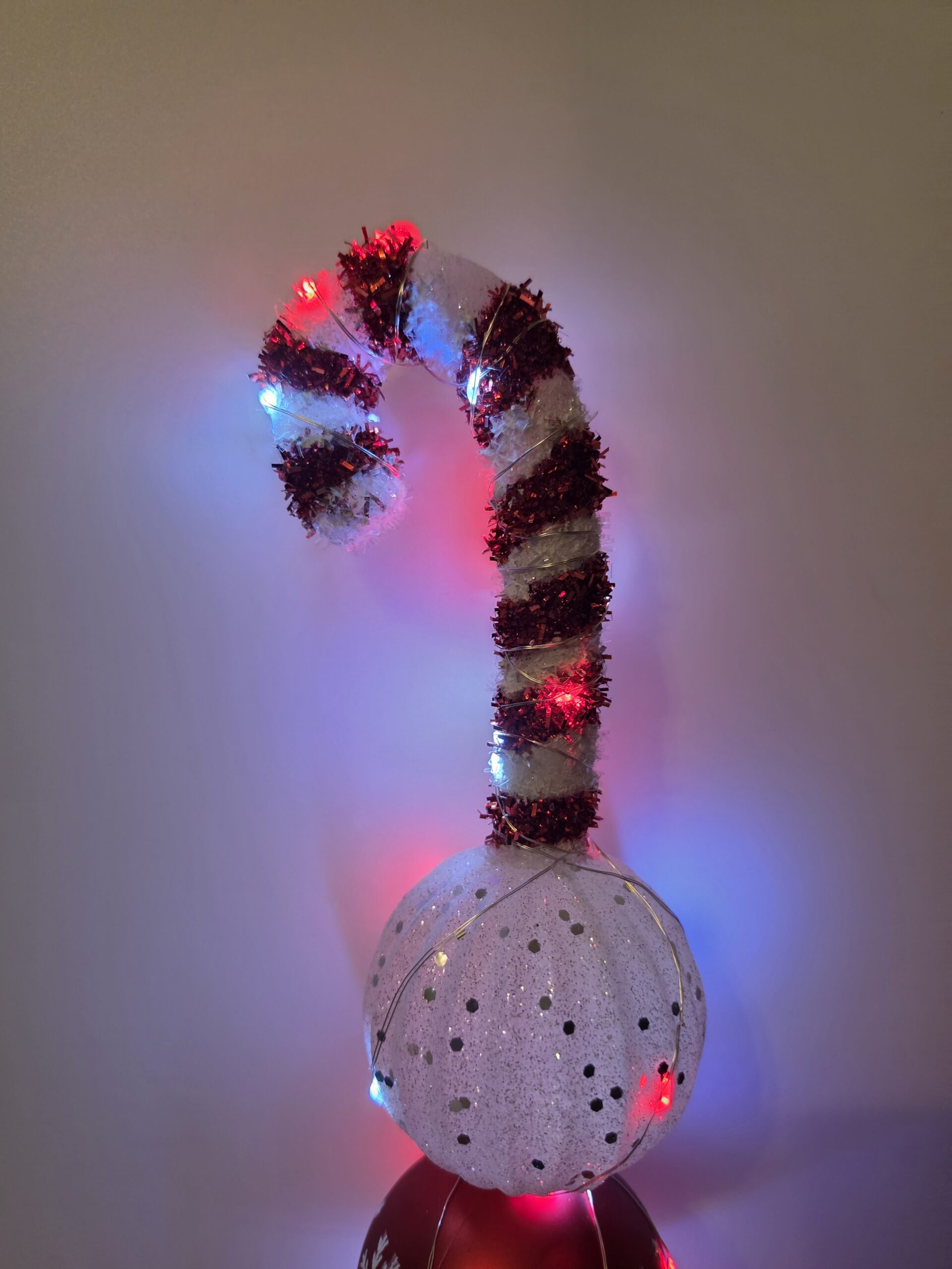 Large Bulb Dowel - red & white bulbs with candy cane ornament topper - red & white LED lights - Image 4